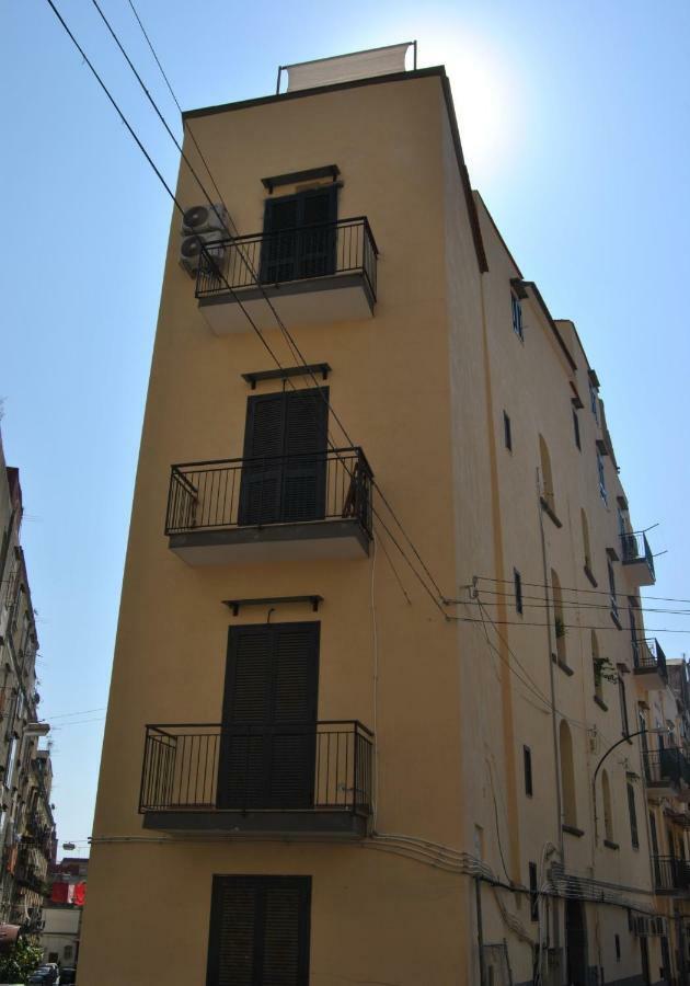 Vico Longo 25 - Ensuit Flat In The Heart Of Naples Extérieur photo